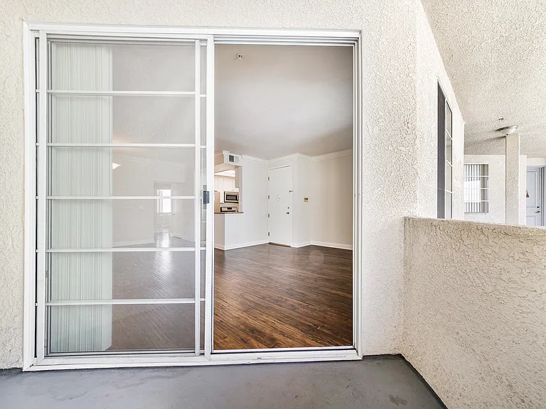 4560 Coldwater Canyon Ave #303 — Photo 10