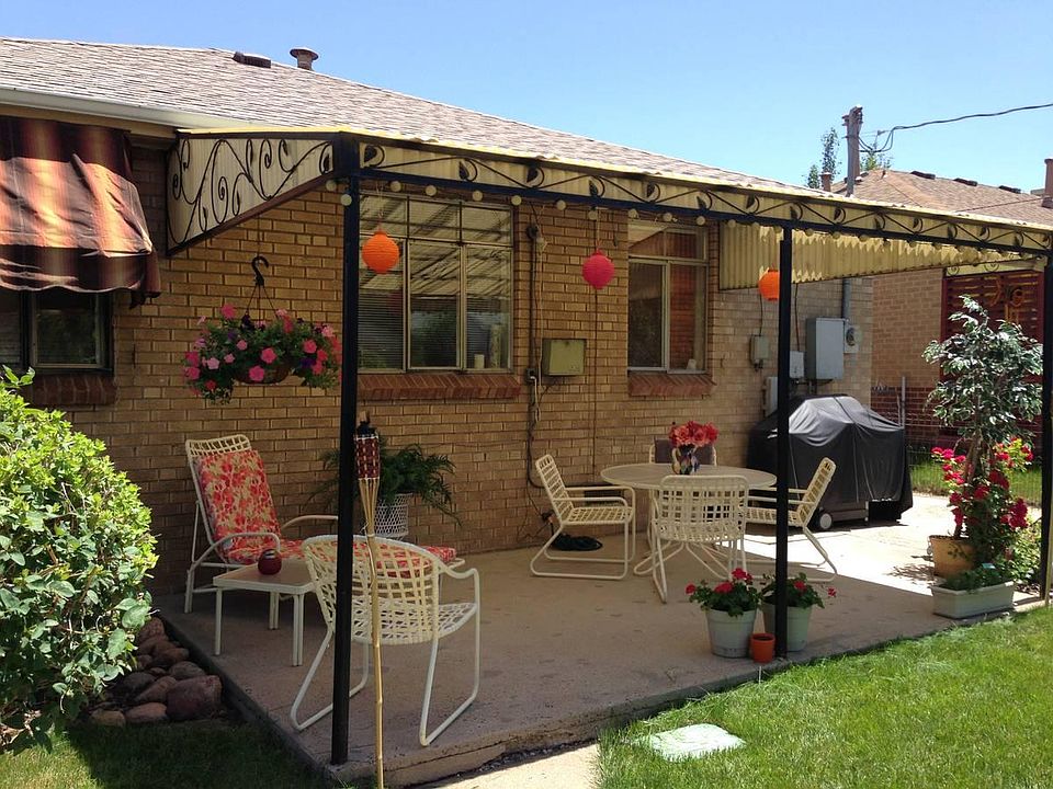 Perfect backyard for BBQ this summer!