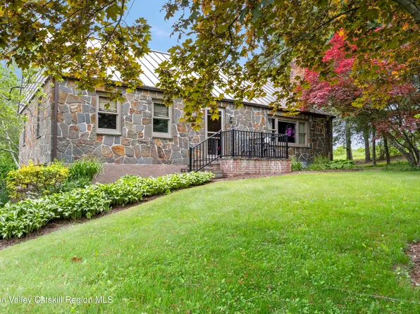 2727 County Route 8, Elizaville, NY 12523