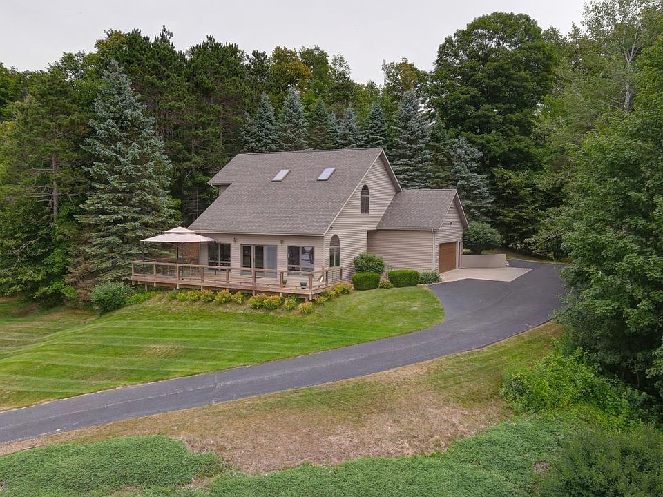 1st image of 8490 Fairway Dr