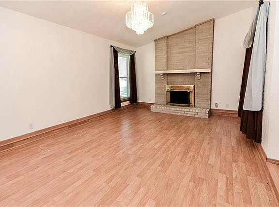3rd image of 2801 Peppertree Pl