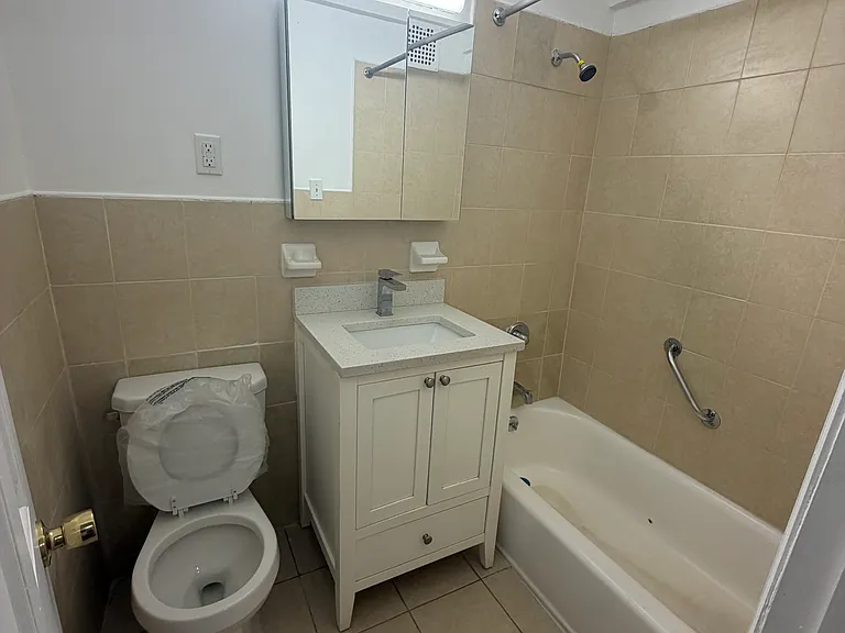 2112 Starling Ave #1K — Photo 7