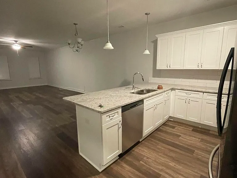 3020 Stanhope Dr — Photo 11