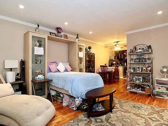 5th image of 377 Bay 8 St #1B