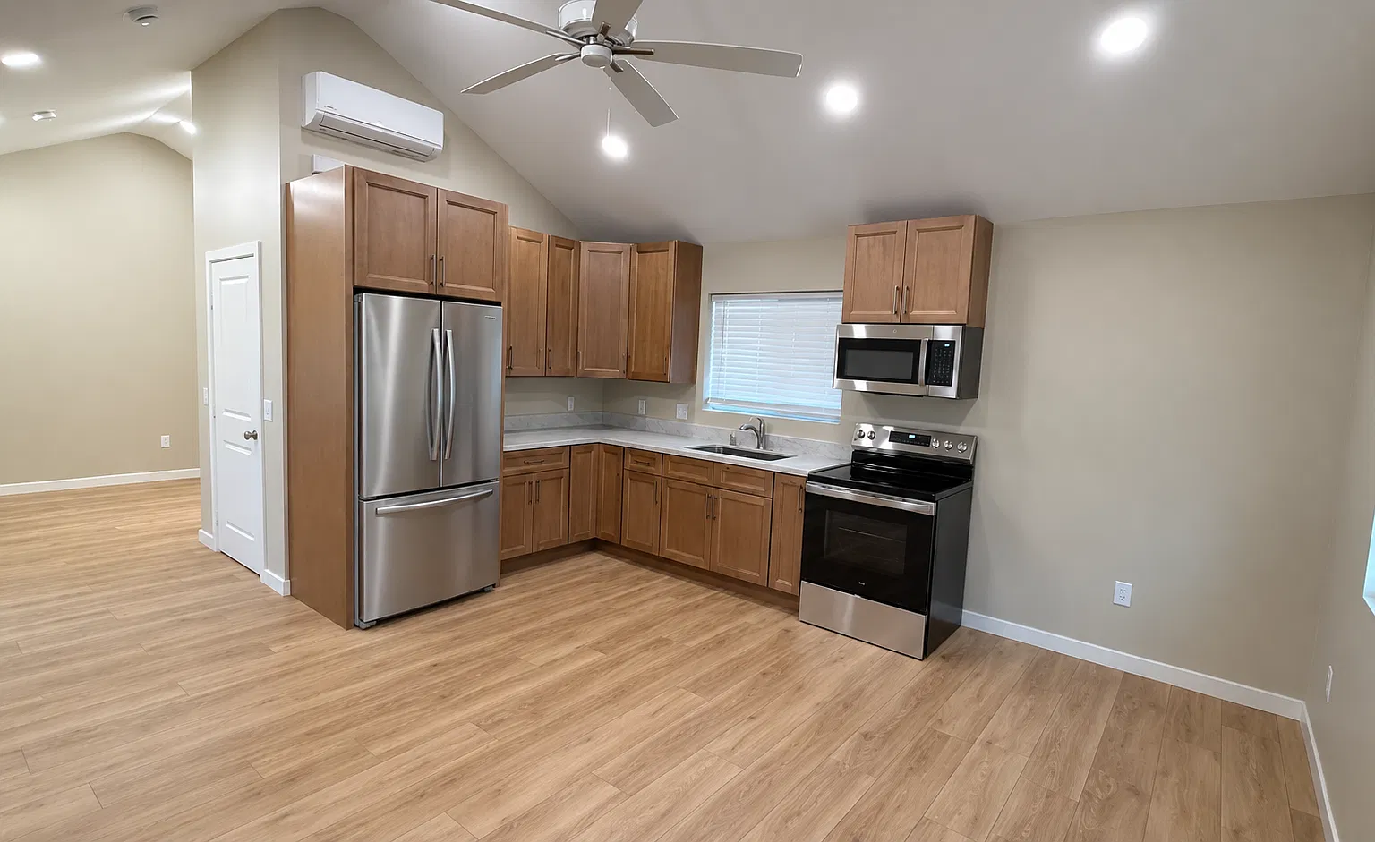 1 bed, 500 sqft, $2,200 — Photo 2
