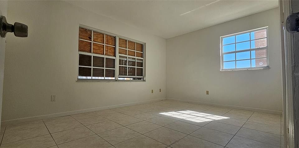 1st image of 4158 Tamiami Trl #4158B1