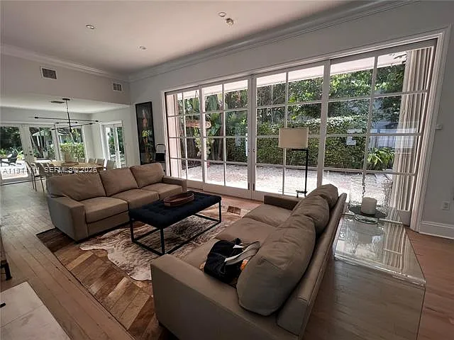 2301 S Miami Ave — Photo 60
