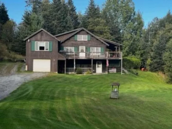 8 Dimick Road, Hardwick, VT 05836