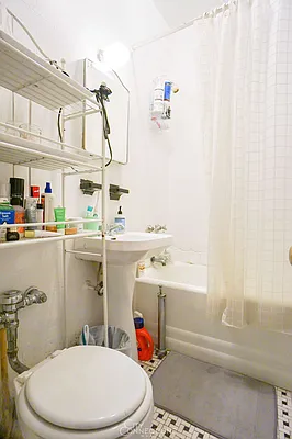 Rented by City Connections Realty | media 27