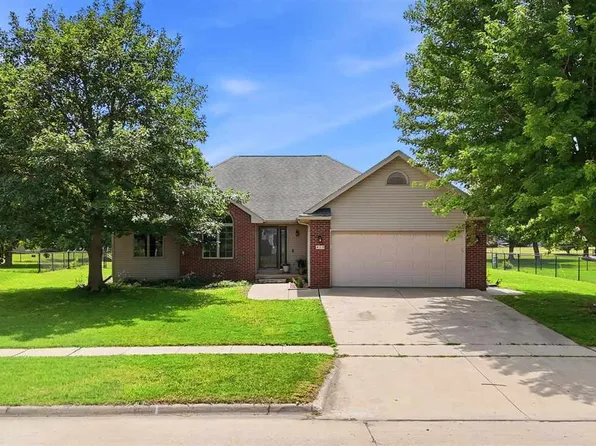 415 Fox Run, North Liberty, IA 52317