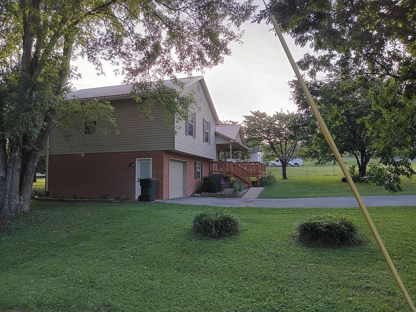 4 Bedroom / 2 Bath Home - Johnson City, TN — Photo 3