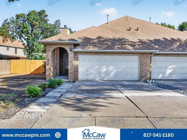 1248 W Hudgins St, Grapevine, TX 76051