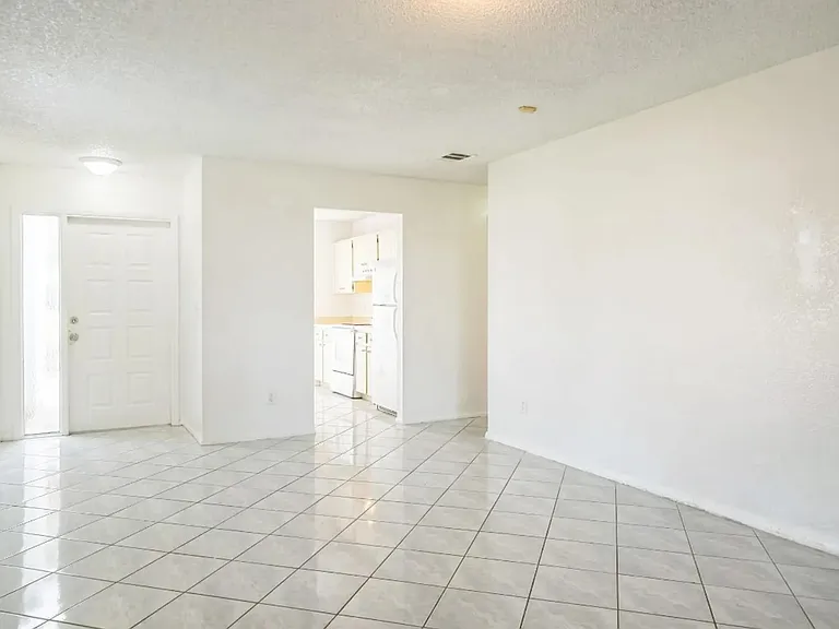 350 SW Colesbury Ave #350 — Photo 11