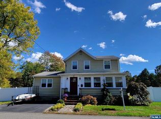17 Locust St, Wanaque, NJ 07465