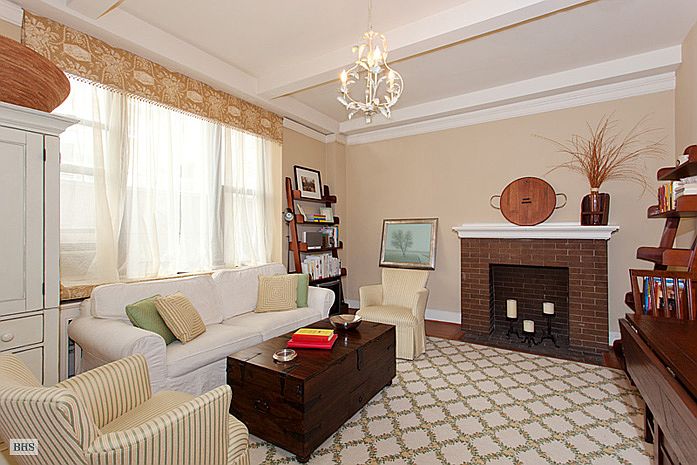 2nd image of 257 W 86th St #2D