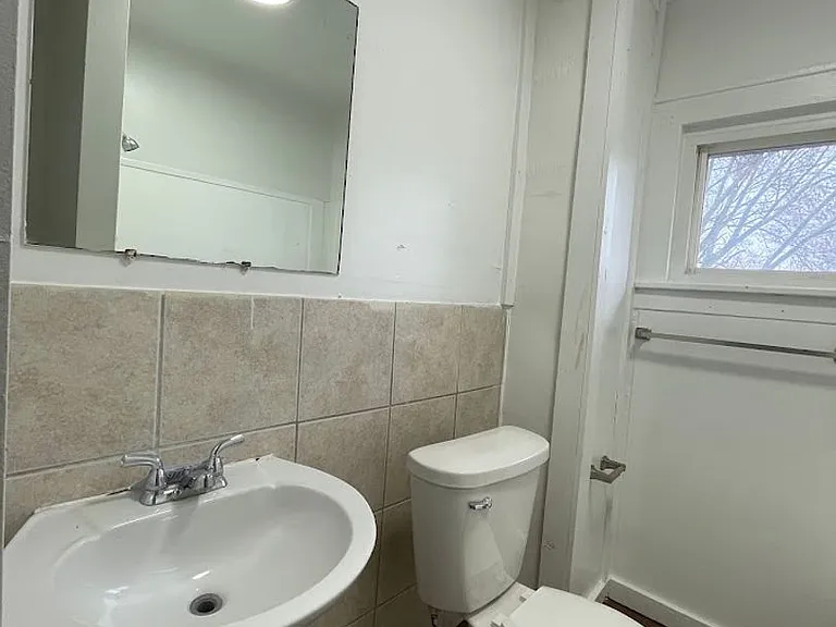 724 S Linden Ave — Photo 7
