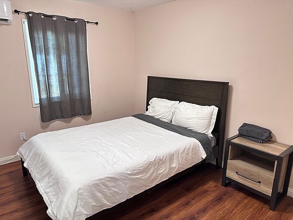 5th image of 212 S Sandalwood Ave #A