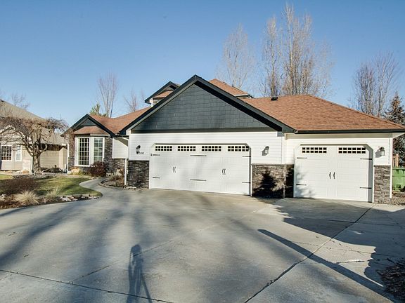 3rd image of 9106 N Bradbury St