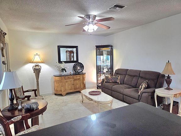 5th image of 2100 NE 38th Street NE #207