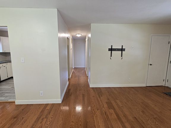 3rd image of 1620 Whippoorwill Rd