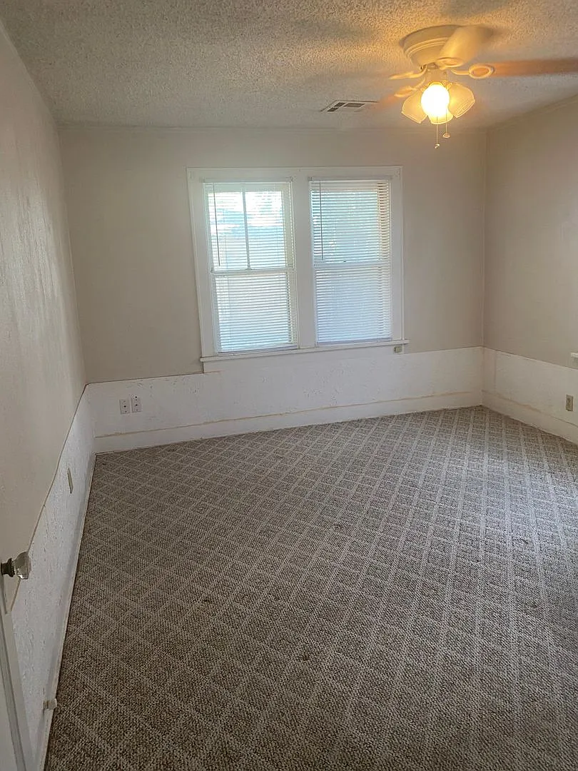 2 bed 1 bath for lease near downtown — Photo 3