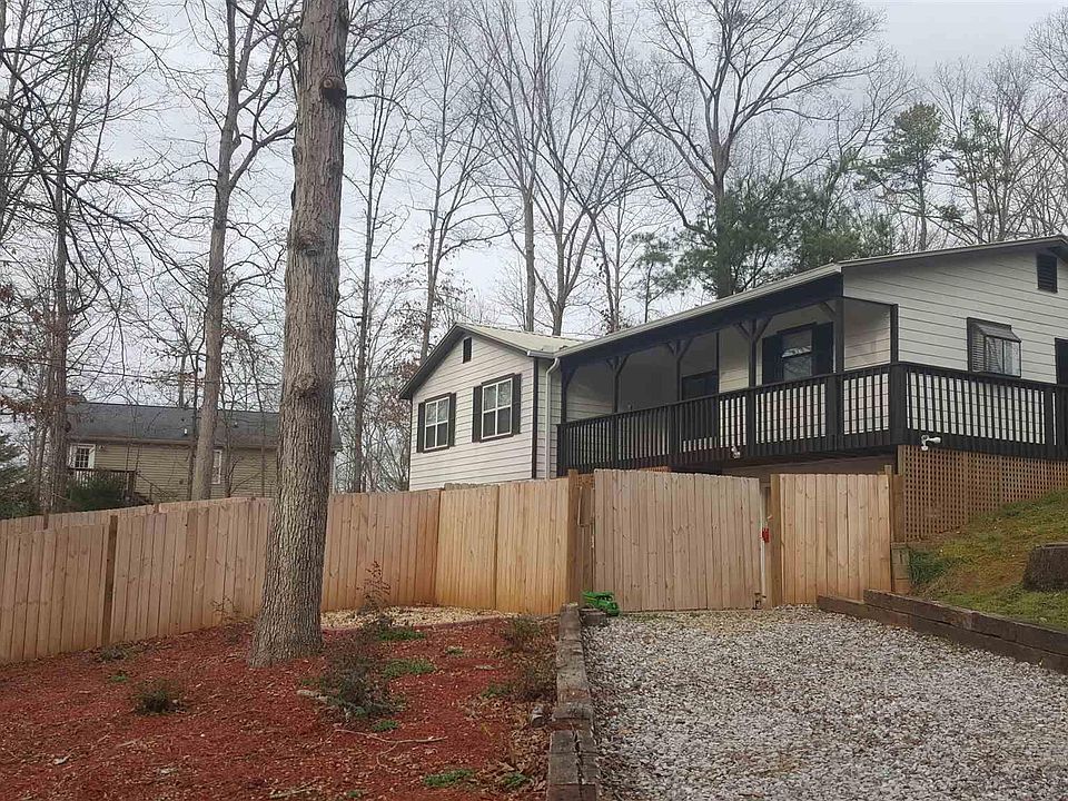 1st image of 450 Dogwood Ln