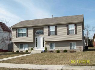 2104 Ezra Ave, Zion, IL 60099