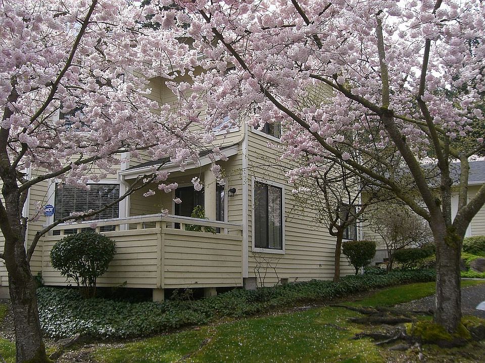 Ground floor, corner unit!