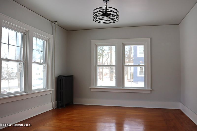 4th image of 1448 Myron Street