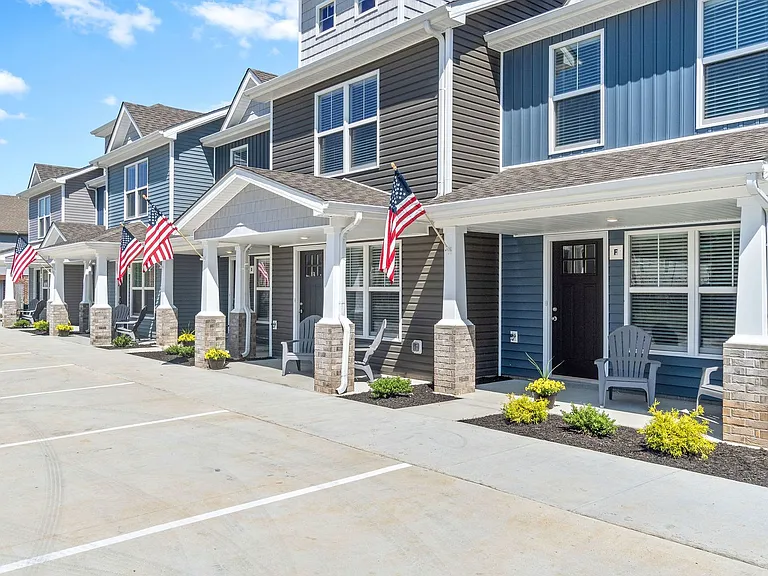 2299 Raleigh Ct #B — Photo 4