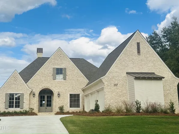 237 Parke Dr, Ridgeland, MS 39157