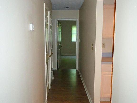3rd image of 609 Hillbrook Dr