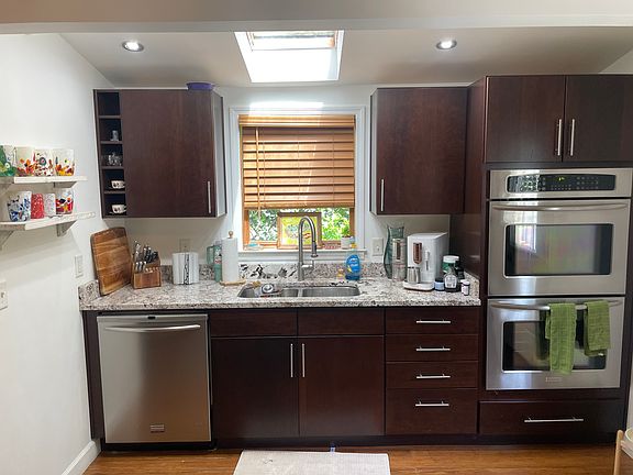 Chef's delight!
Double Ovens, Double Bowl Sink by dishwasher + separate Prep Sink next to Fridge.