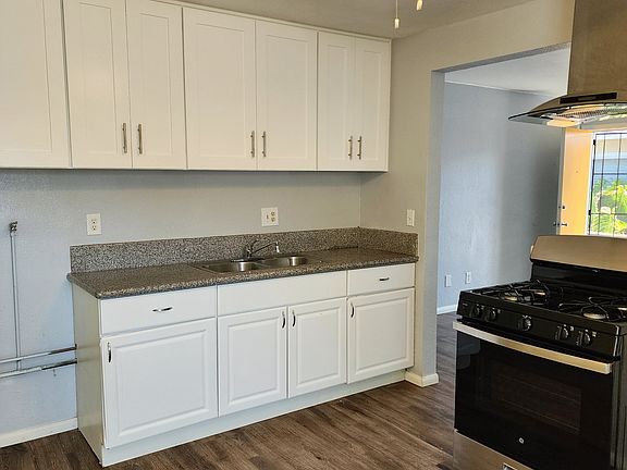 3rd image of 1012 S Sultana Ave APT B