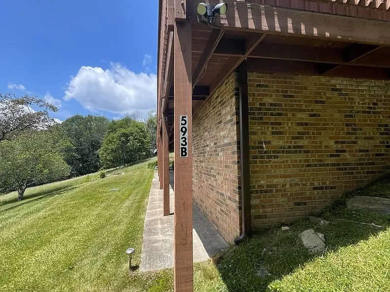 593B Pinnacle Blf — Photo 3
