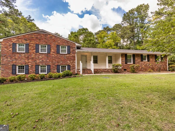 8289 Lake View Ter, Riverdale, GA 30274