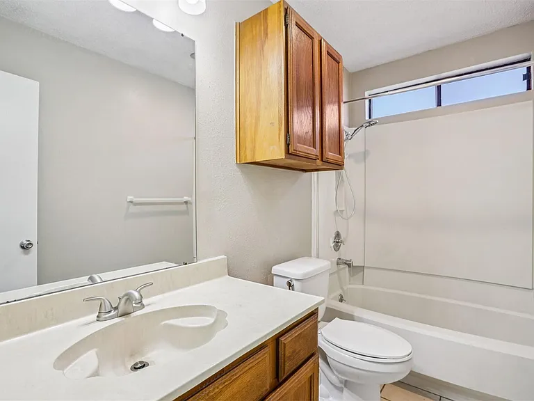 13355 Water Oak Ln #B — Photo 8