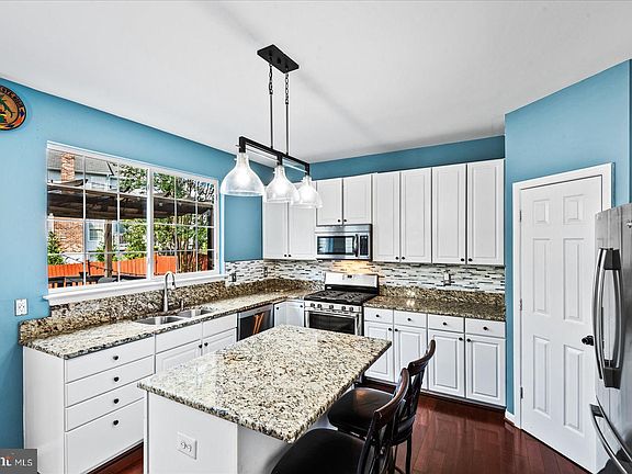 4th image of 7 Tudor Ct