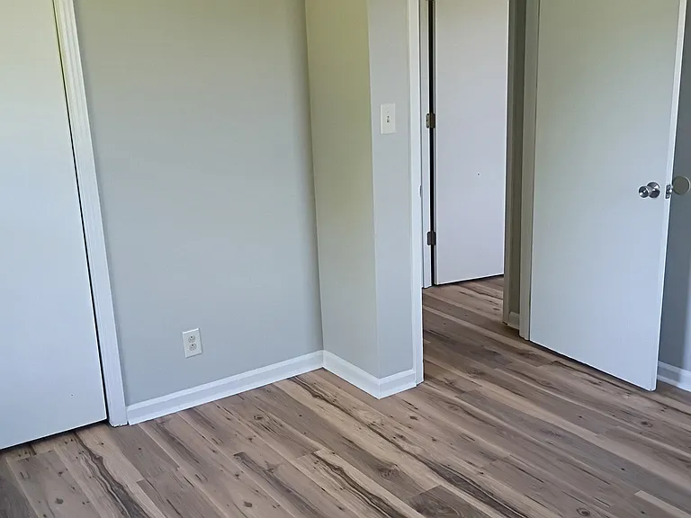 209 Ashwood Dr — Photo 6