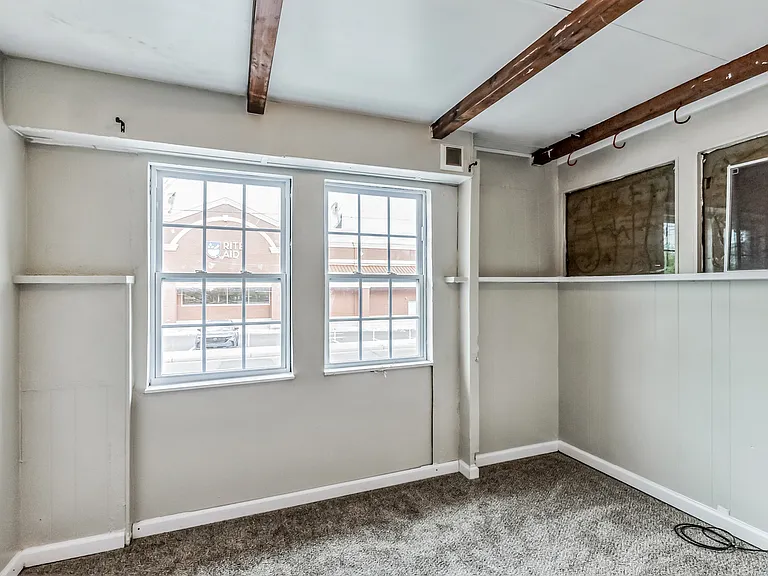 123 N Main St — Photo 13