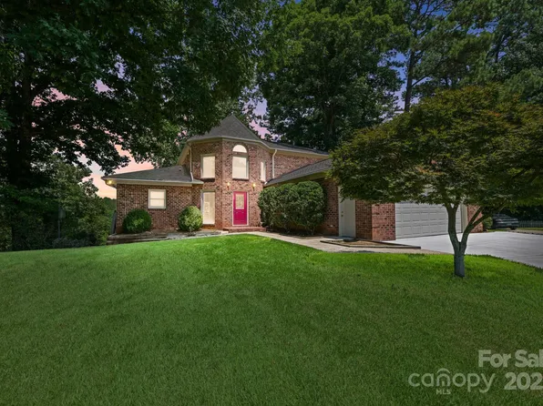 12041 Spinnaker Dr, Tega Cay, SC 29708