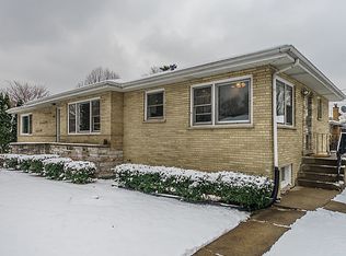 946 Sherwood Rd, La Grange Park, IL