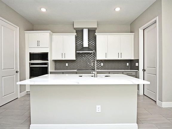 5th image of 2959 Voyager Ave