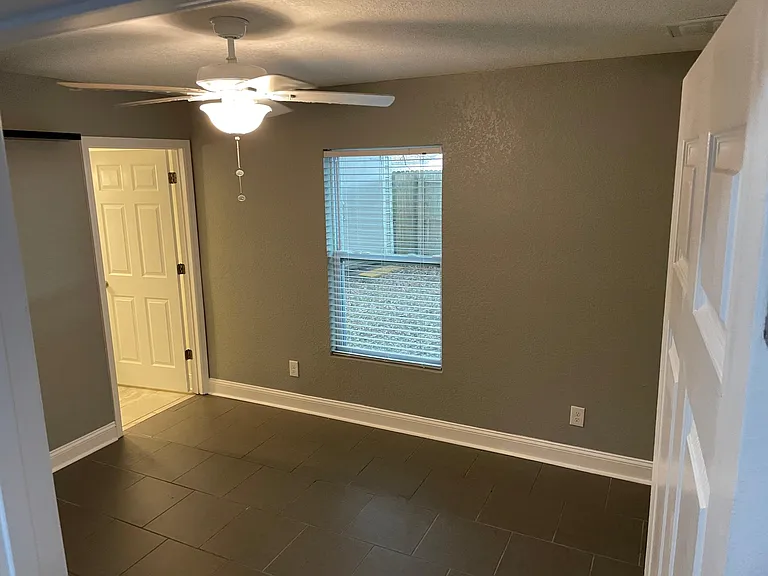 3520 W Rogers Ave — Photo 18