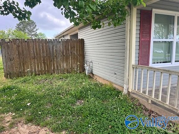 3rd image of 3305 Sandlin Rd SW