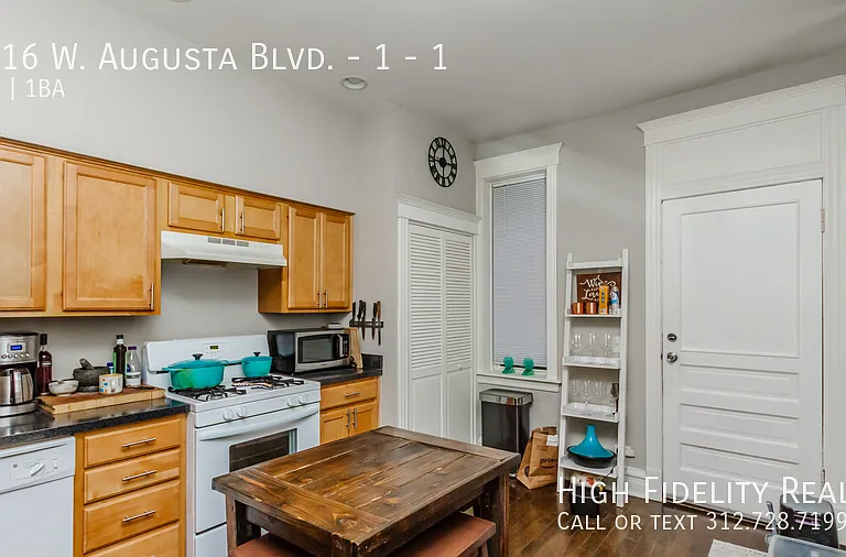 2616 W Augusta Blvd #1 — Photo 4