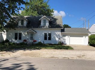 210 4th St, Fontanelle, IA 50846