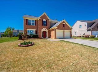 8115 Lockslay Way, Suwanee, GA 30024