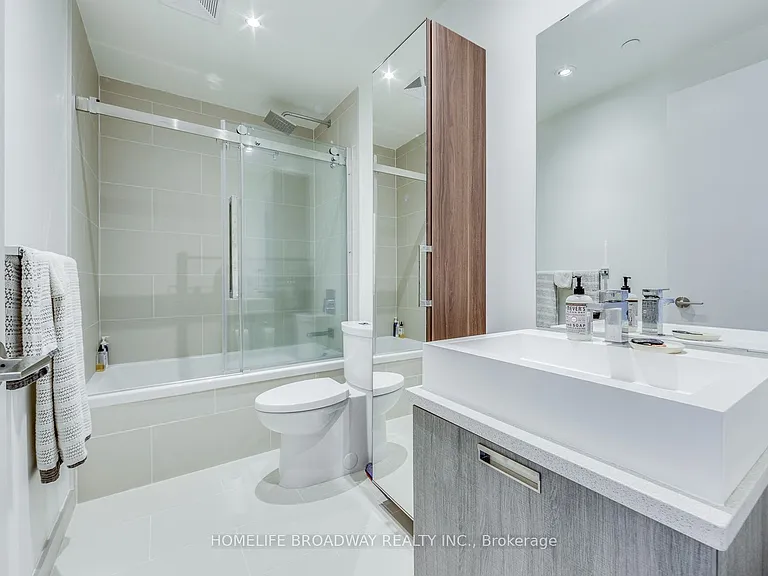 246 Logan Ave #313 — Photo 8