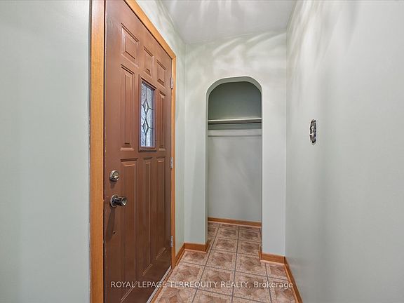 4th image of 120 Ellington Dr